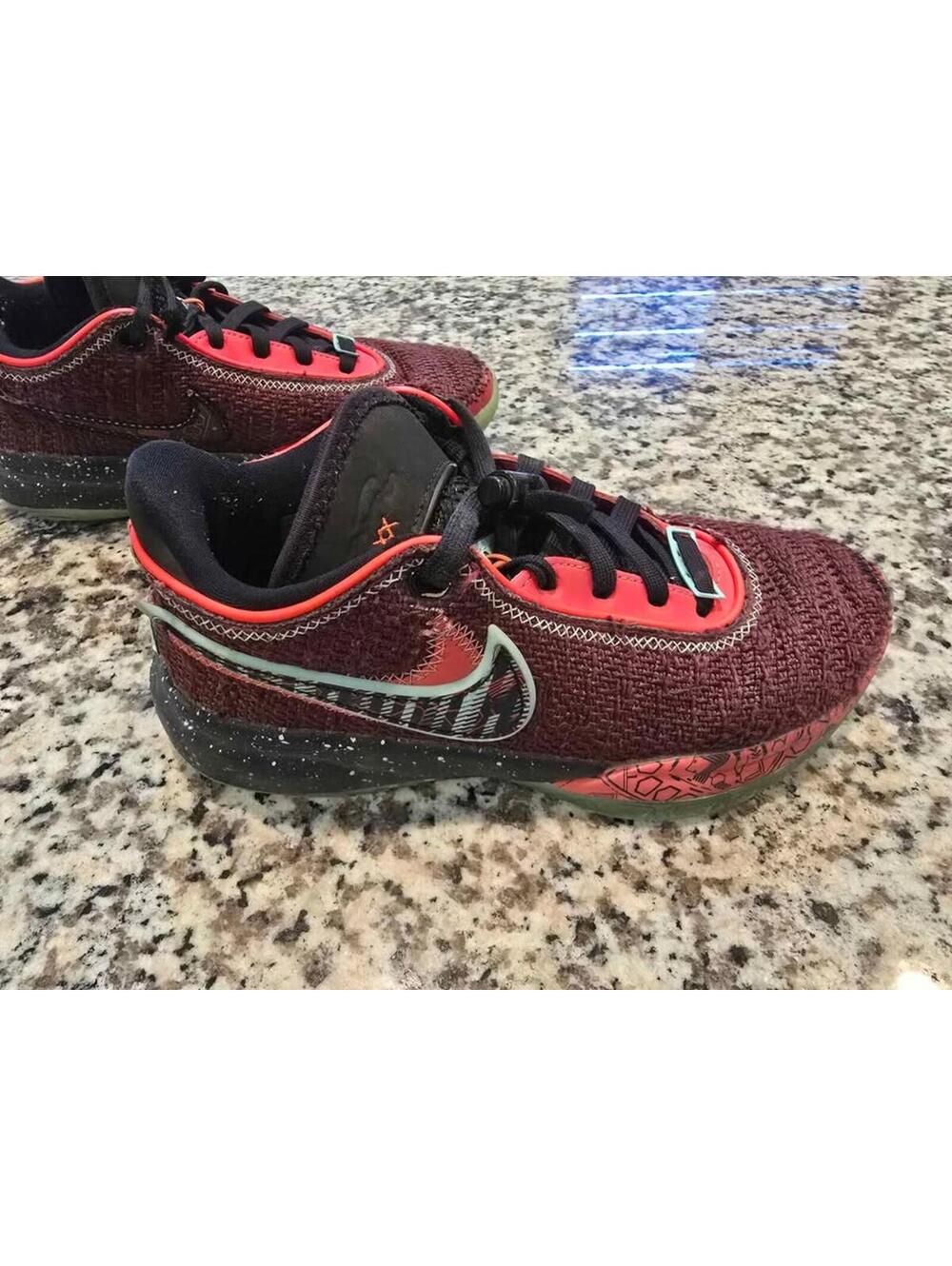 Nike Lebron 20 Youth Size 4
